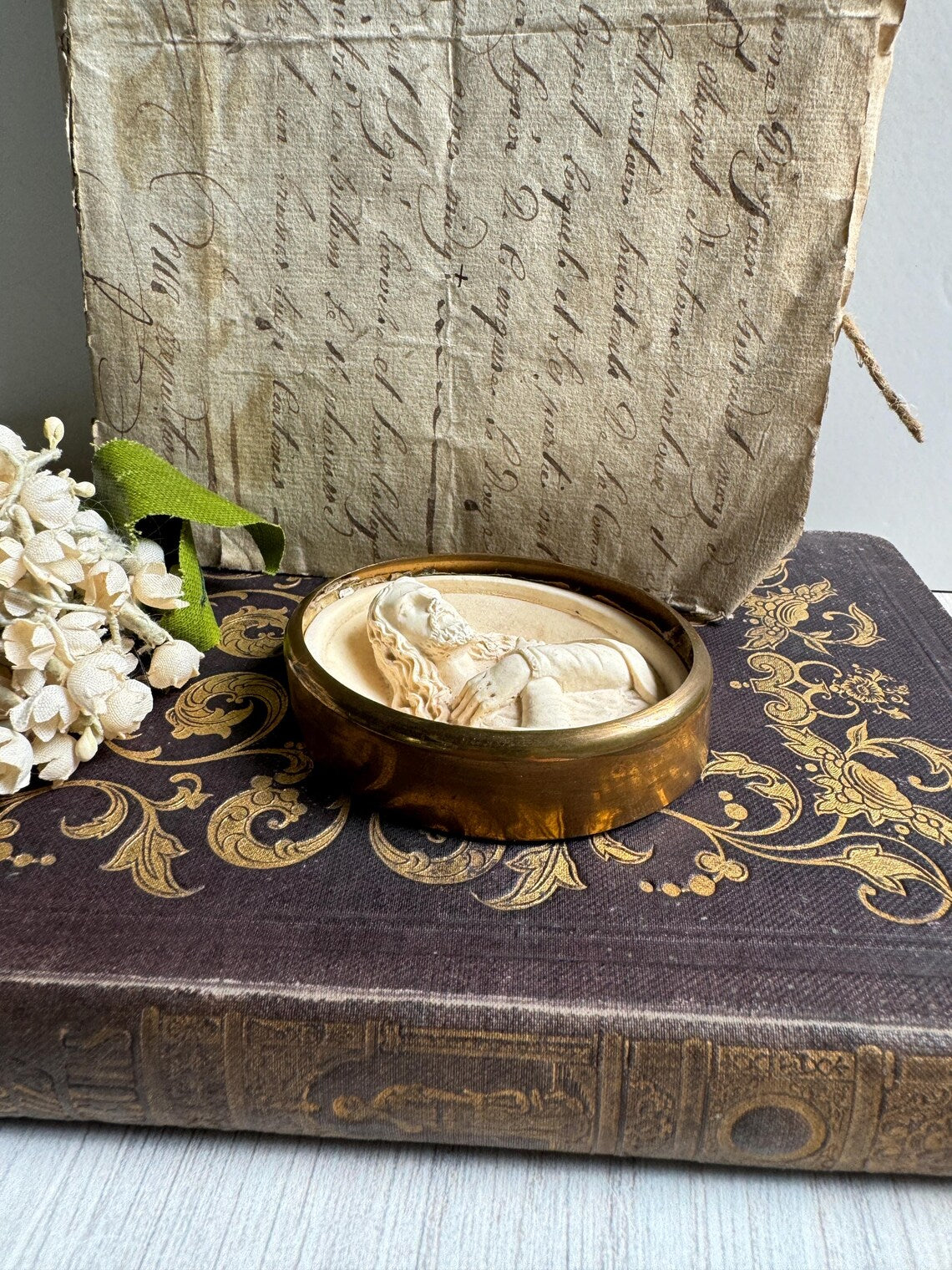 Antique French Jesus Ex-Voto Reliquary, Oval Shaped Religious Icon