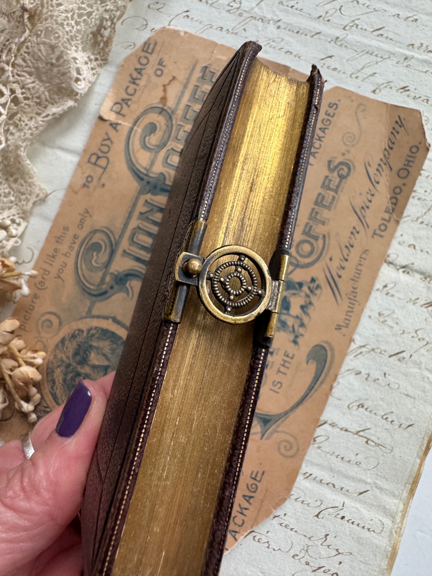 French Psalms & Hymns Book 1892 "Psaumes et Cantiques" with Gilt Pages & Clasp