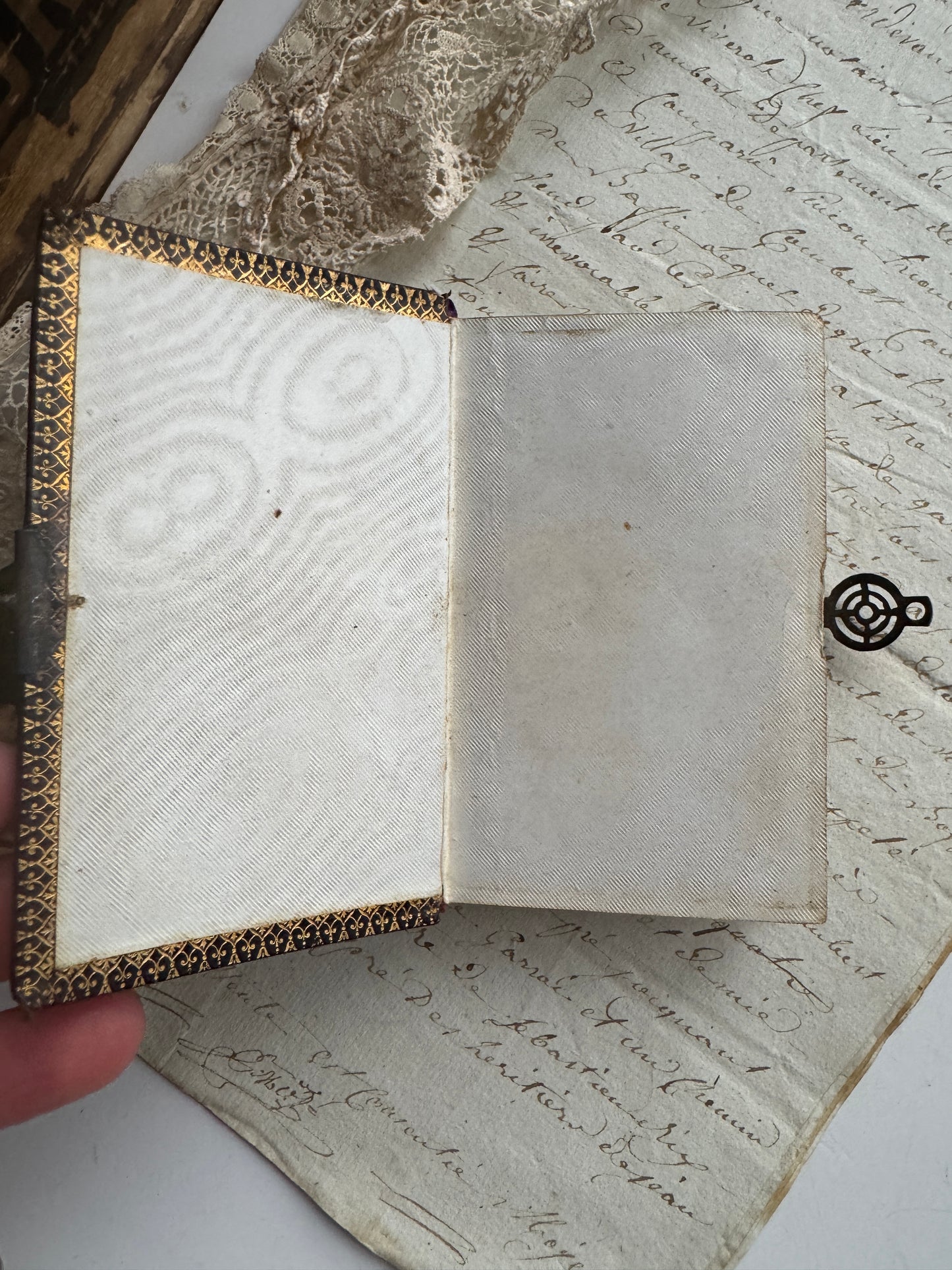 French Psalms & Hymns Book 1892 "Psaumes et Cantiques" with Gilt Pages & Clasp