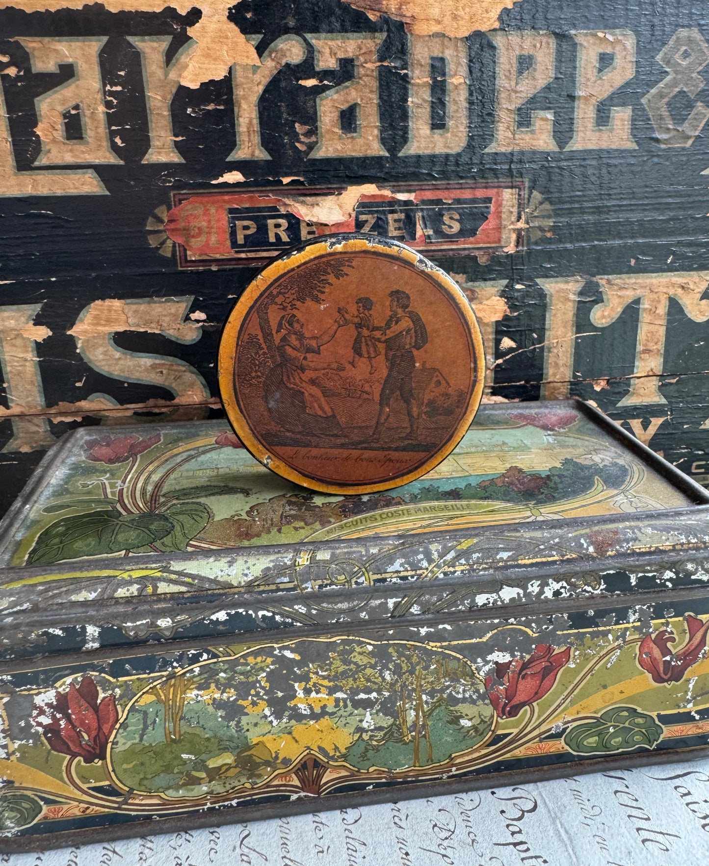 Antique French Snuff Box, Lacquer Papier Mâché Sentimental Family Scene, 19th Century