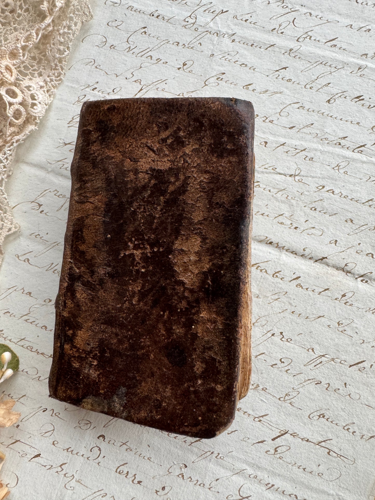 Antique Leather-Bound Book "Imitatio Christi" Devotional Book, Latin, Collectible Rare