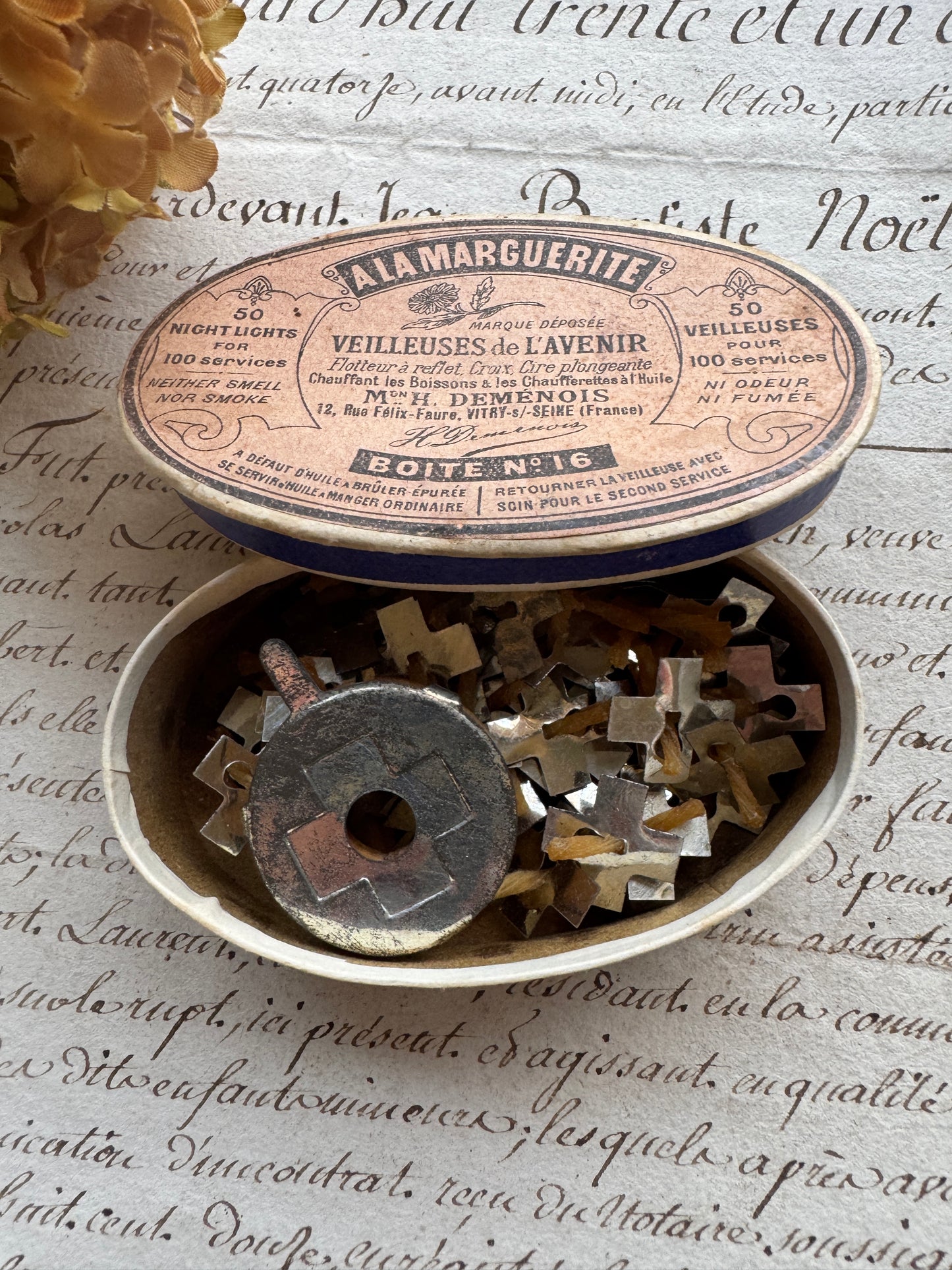 Antique French Night Light Box, “À La Marguerite” Veilleuses de l’Avenir